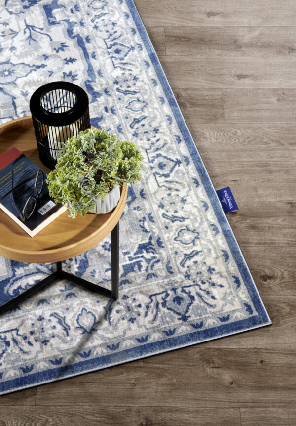 Villeroy & Boch 1869   Gabrielle Cream Blå matta i färgen Blå gjord i materialet 100% Polypropylen